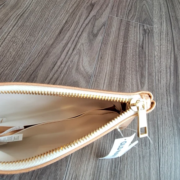 NWT Old Navy Rose Gold Makeup Bag - Picture 3 of 4